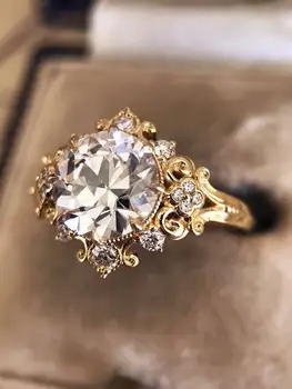 Topla rasprodaja Modni Luksuzno Zaručnički prsten od prozirnog kristala za žene na Dan rođenja CZ Prstenje zlatne boje 2020 Vjenčanje Trend Ženski nakit